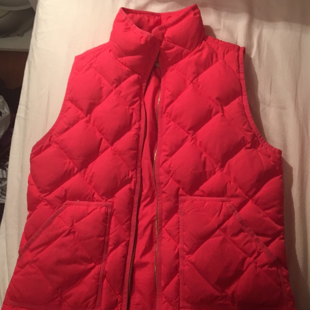 Never worn JCREW quilted puffer vest